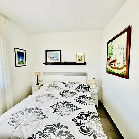 Global Immo 2067 Roc Mar 61b Apartment Roses